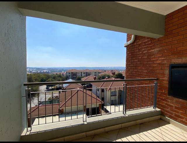2 BEDROOM APARTMENT FOR SALE IN GREENSTONE HILL